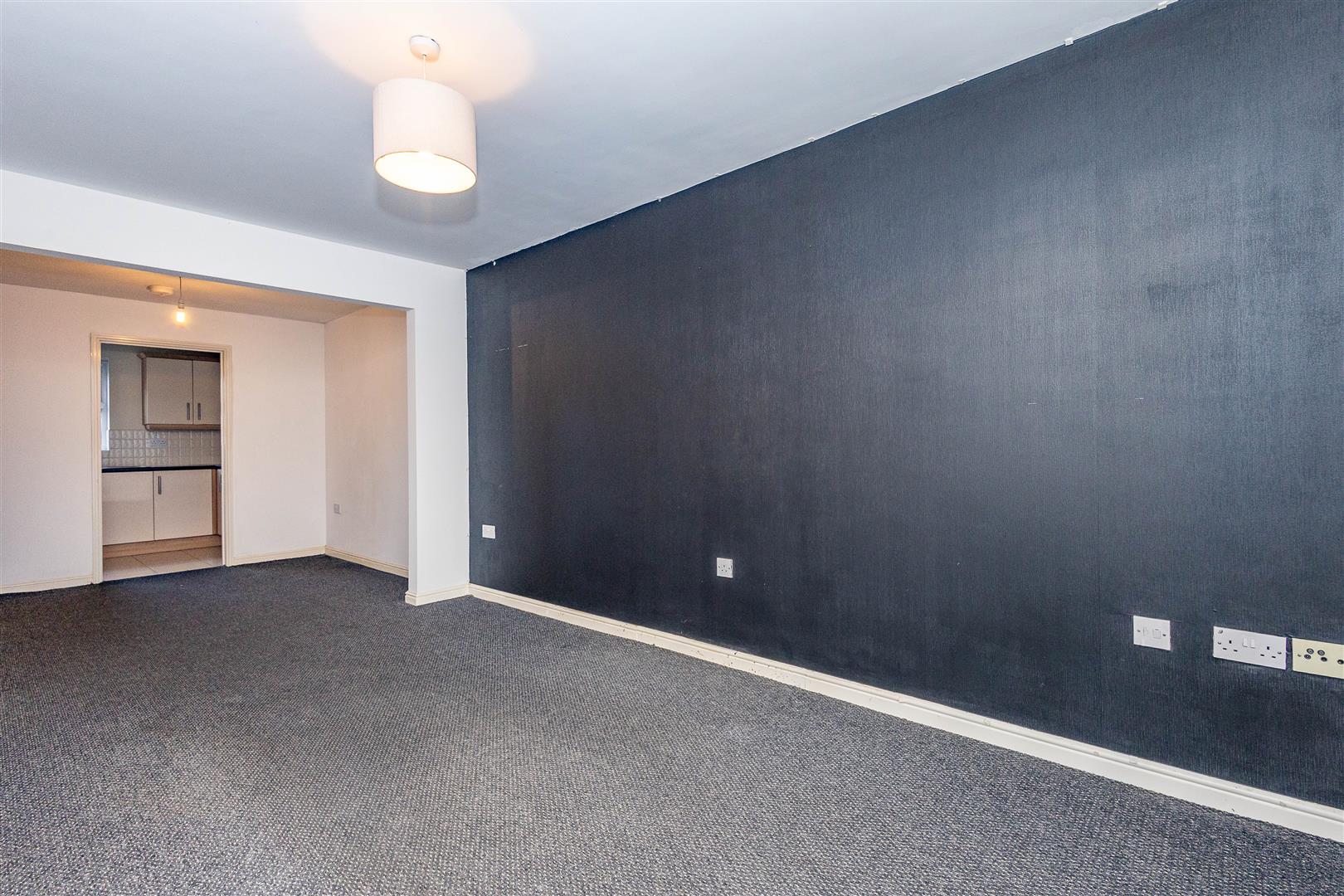 2 bed property in Quins Croft, Leyland